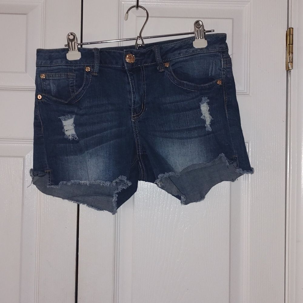 Seven7  distressed denim  jean shorts  Sz 10